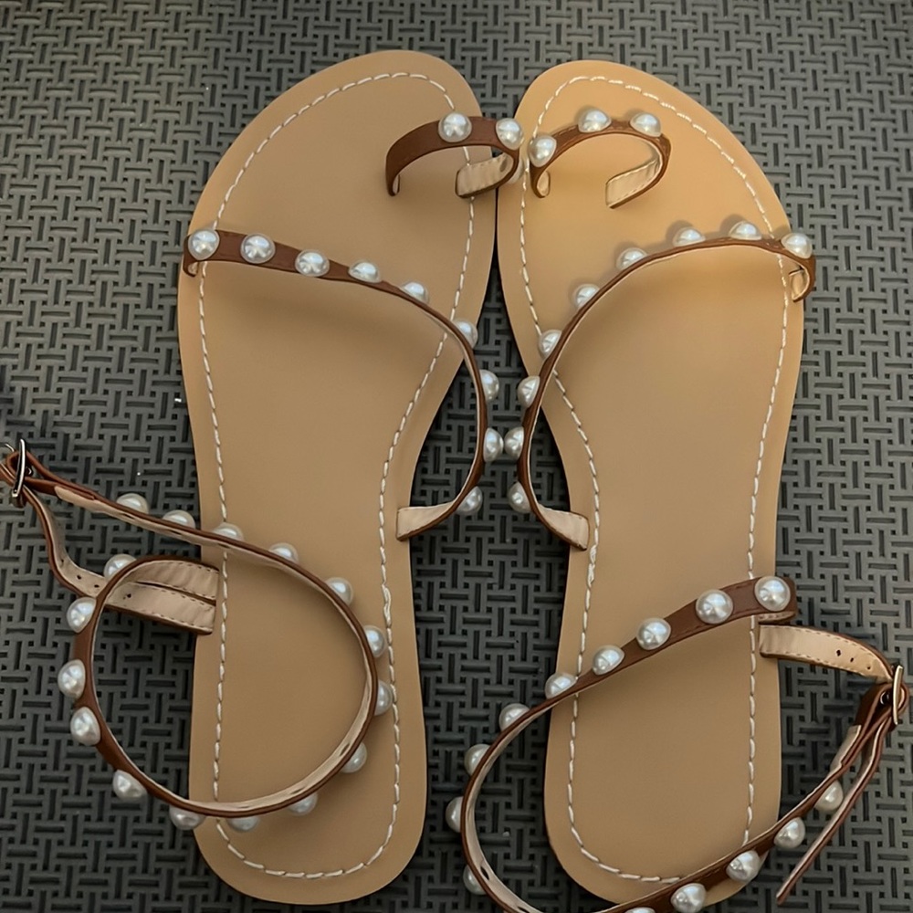 Sandals with pearls size 38